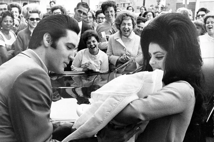 Elvis und Priscilla Presley mit Tochter Lisa Marie